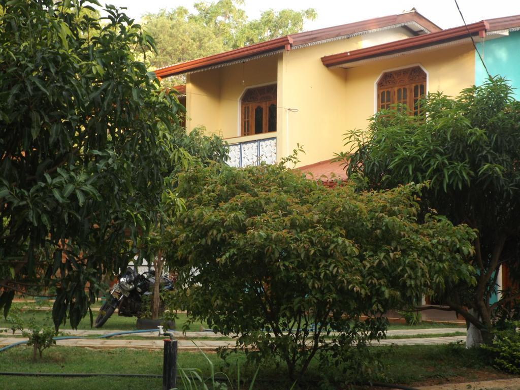 Hotel Iduwara Guest à Sigirîya Extérieur photo