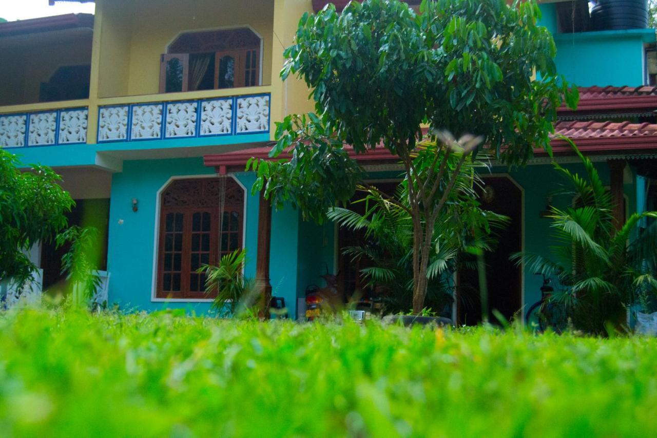 Hotel Iduwara Guest à Sigirîya Extérieur photo