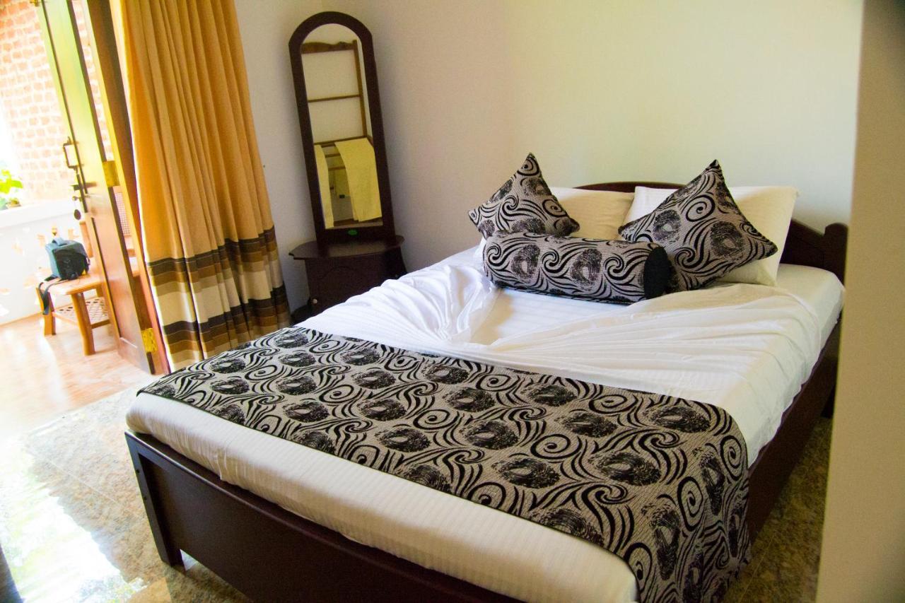 Hotel Iduwara Guest à Sigirîya Extérieur photo